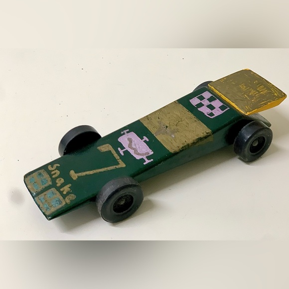 1983 Vintage Hand Crafted Homemade Pinewood Derby Race Car - Picture 1 of 12